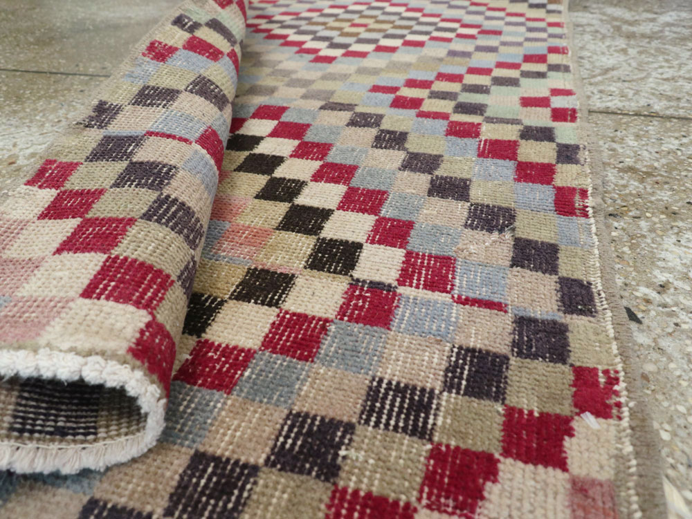 Vintage Turkish Anatolian Small Runner, No.22657 - Galerie Shabab
