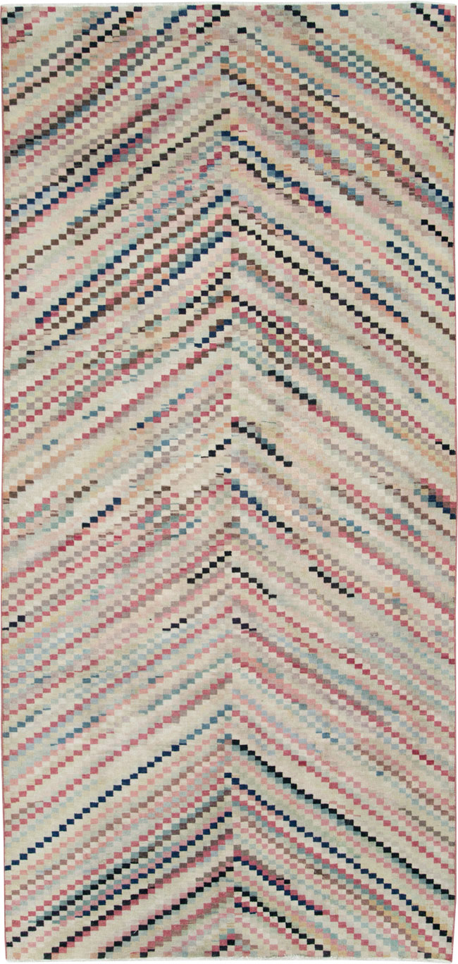 Vintage Turkish Anatolian Gallery Carpet, No.22658 - Galerie Shabab