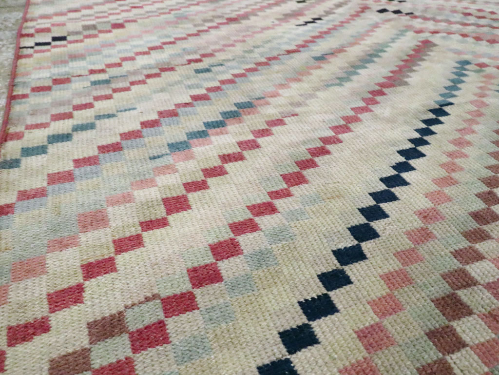 Vintage Turkish Anatolian Gallery Carpet, No.22658 - Galerie Shabab