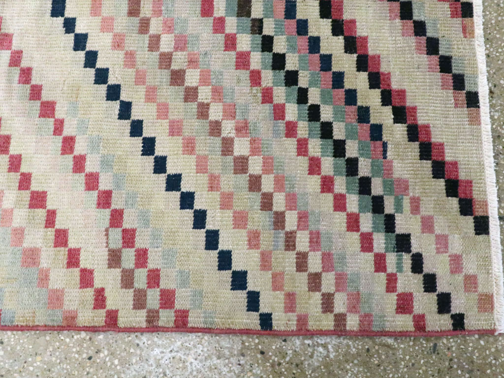 Vintage Turkish Anatolian Gallery Carpet, No.22658 - Galerie Shabab