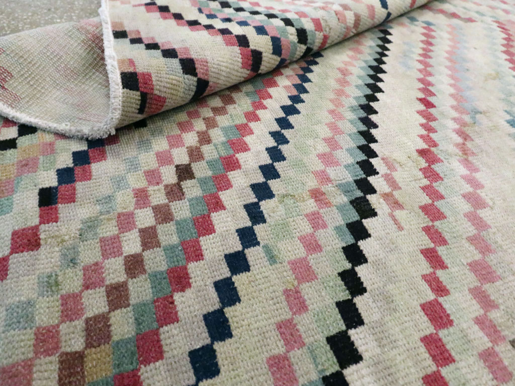 Vintage Turkish Anatolian Gallery Carpet, No.22658 - Galerie Shabab