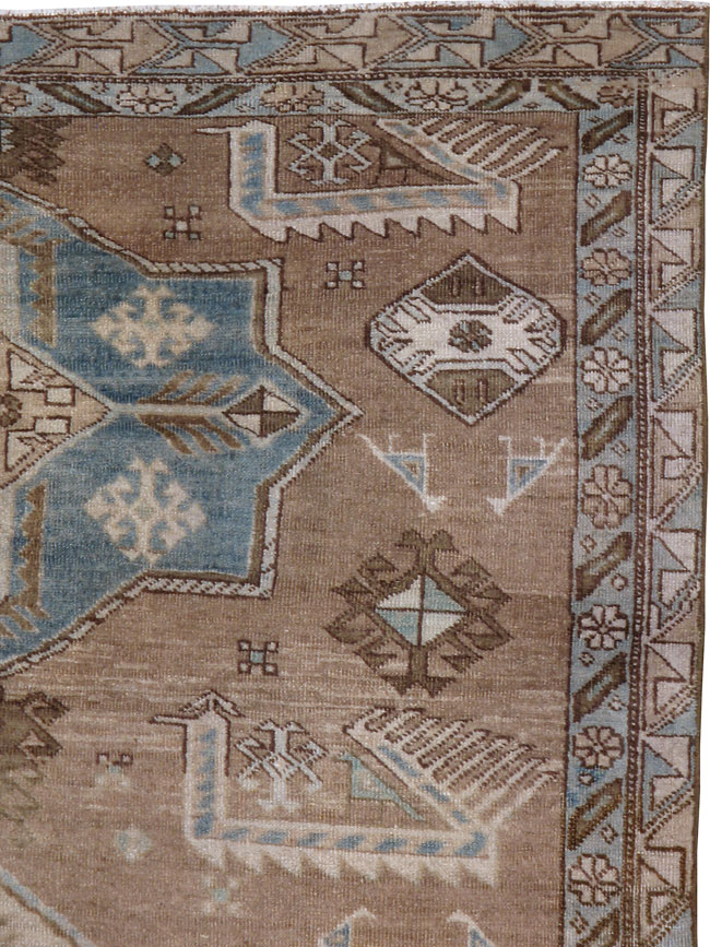 Vintage Persian Kurdish Rug, No.22670 - Galerie Shabab