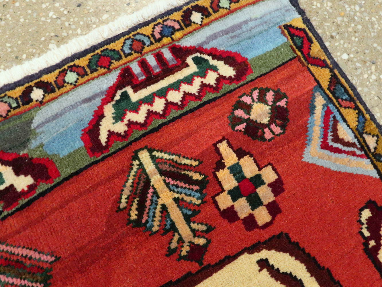 Vintage Persian Tabriz Pictorial Rug, No.22673 - Galerie Shabab