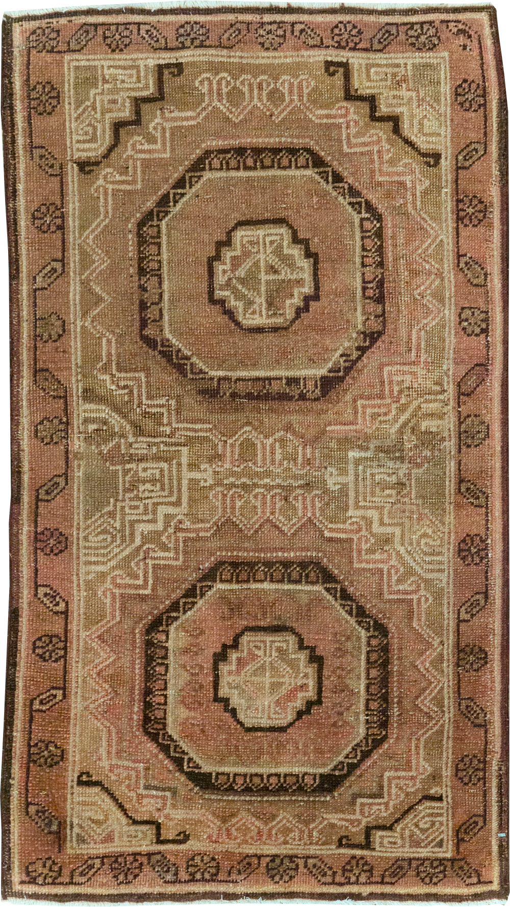 Antique Khotan Rug, No.22674 - Galerie Shabab