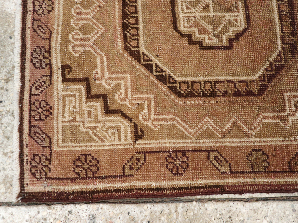 Antique Khotan Rug, No.22674 - Galerie Shabab