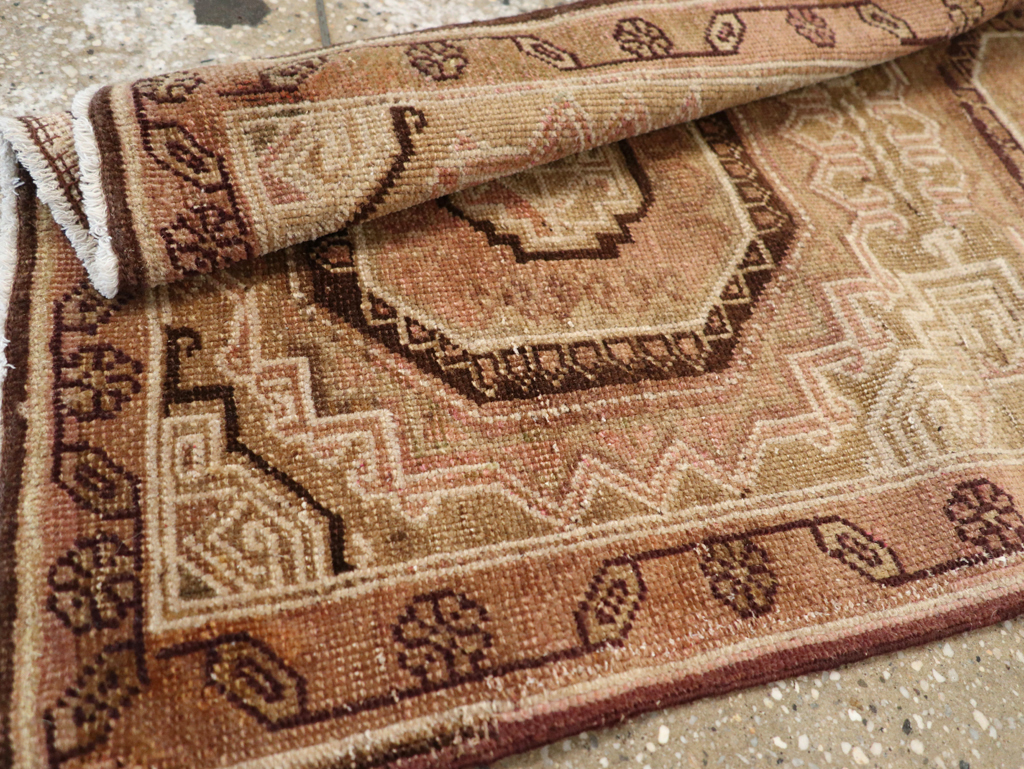 Antique Khotan Rug, No.22674 - Galerie Shabab