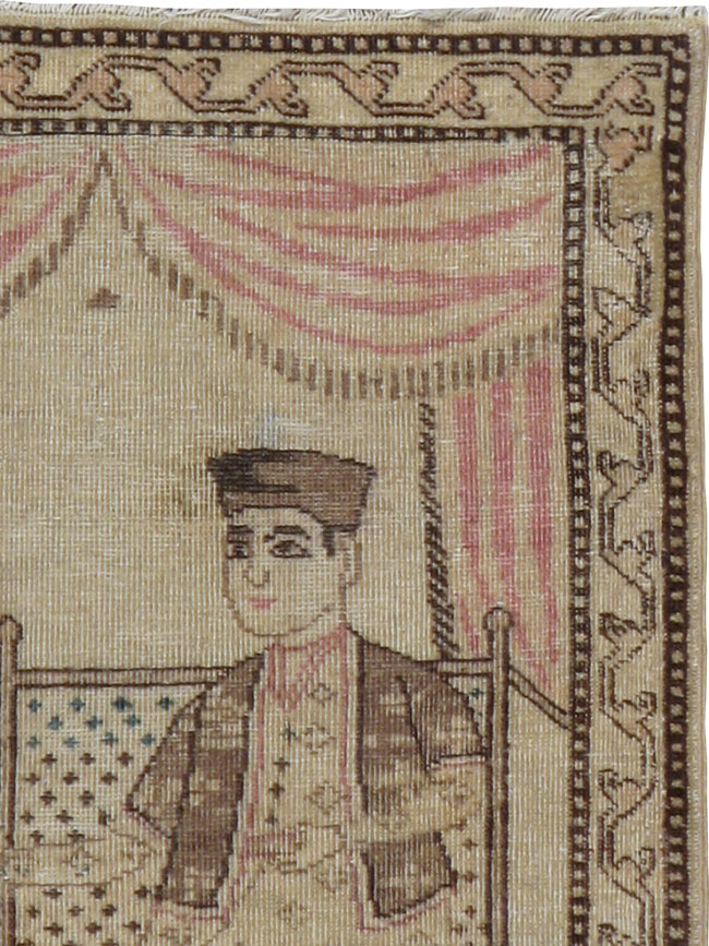 Antique Persian Tabriz Pictorial Rug, No.22695 - Galerie Shabab