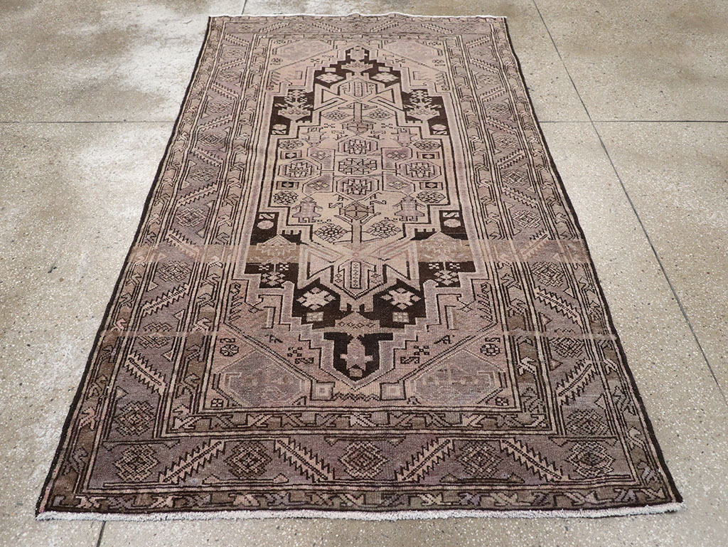 Vintage Persian Malayer Accent Rug, No.22699 - Galerie Shabab