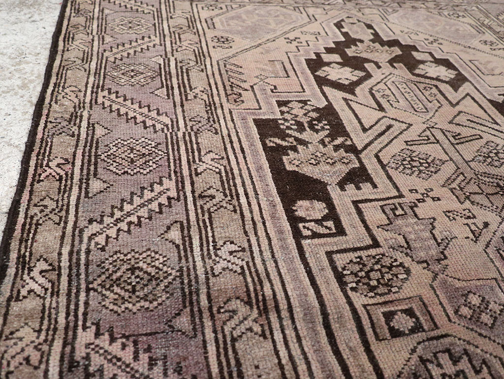 Vintage Persian Malayer Accent Rug, No.22699 - Galerie Shabab