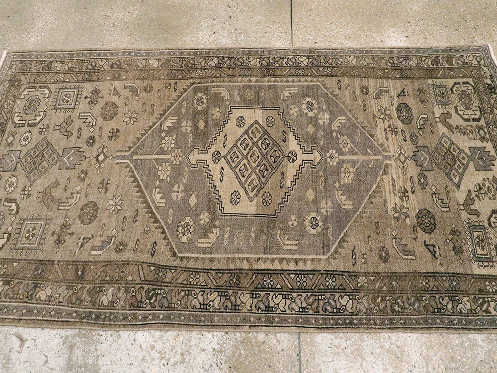 Vintage Persian Malayer Accent Rug, No.22702 - Galerie Shabab