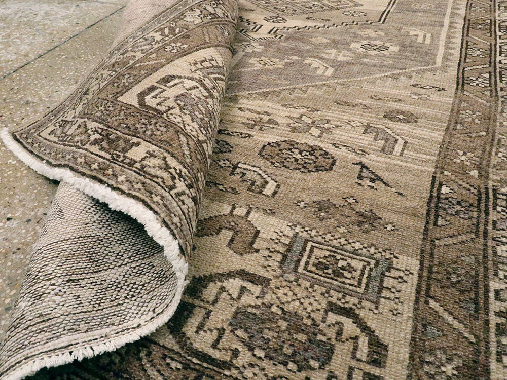 Vintage Persian Malayer Accent Rug, No.22702 - Galerie Shabab