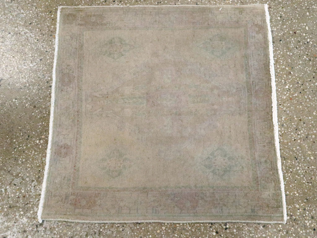 Vintage Persian Shiraz Rug (Pair: 1 of 2), No.22705 - Galerie Shabab