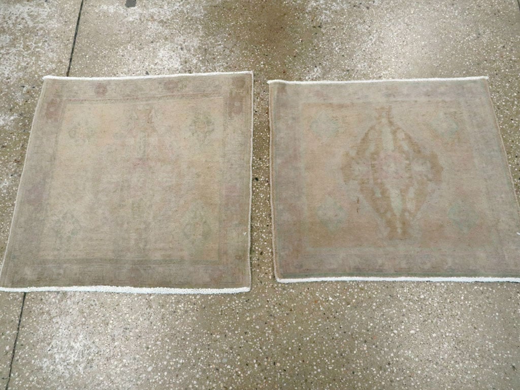 Vintage Persian Shiraz Rug (Pair: 1 of 2), No.22705 - Galerie Shabab