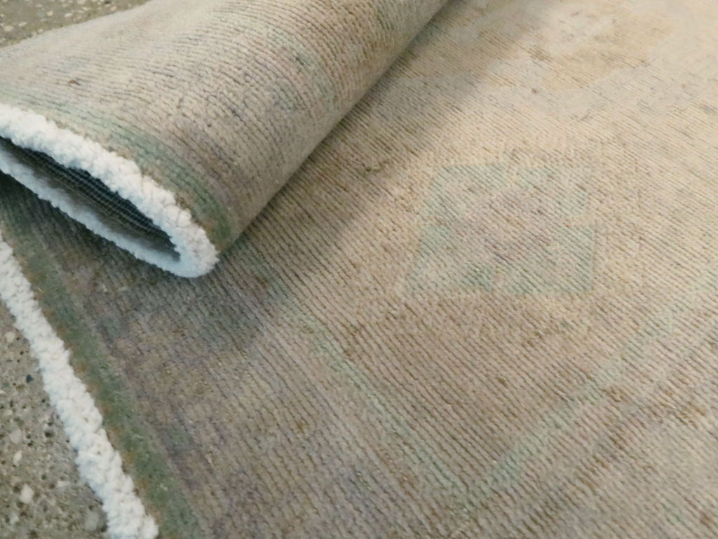 Vintage Persian Shiraz Rug (Pair: 2 of 2), No.22706 - Galerie Shabab