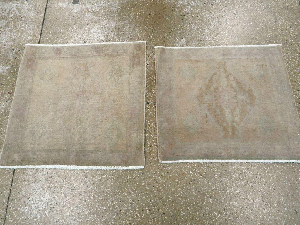 Vintage Persian Shiraz Rug (Pair: 2 of 2), No.22706 - Galerie Shabab