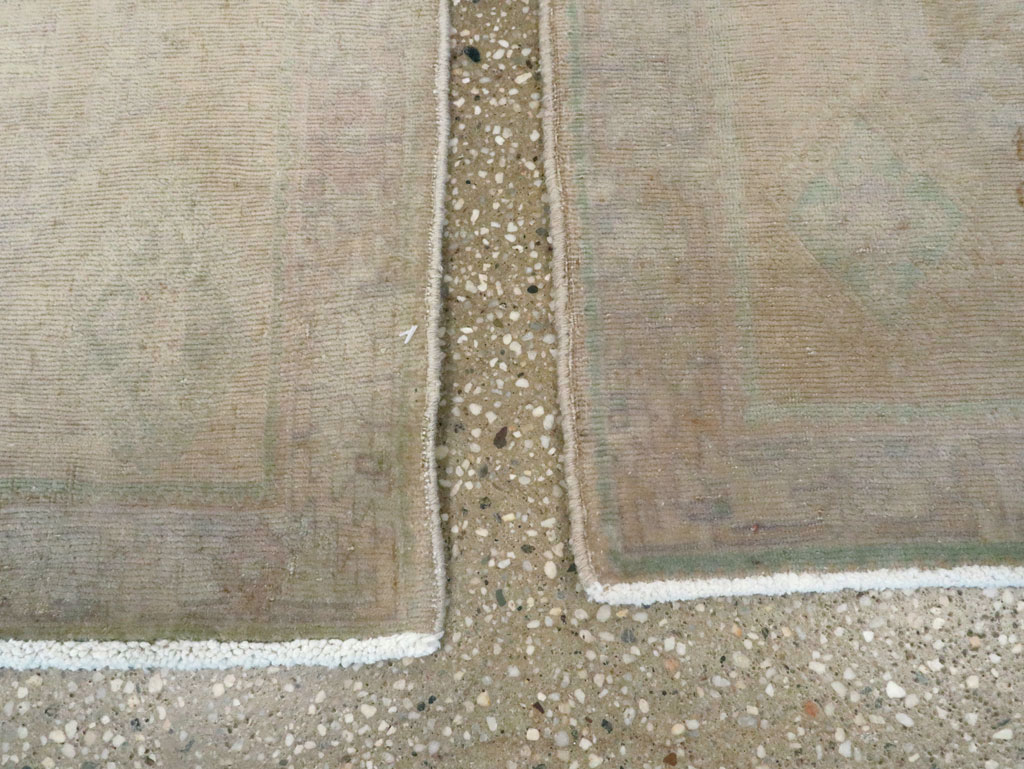 Vintage Persian Shiraz Rug (Pair: 2 of 2), No.22706 - Galerie Shabab