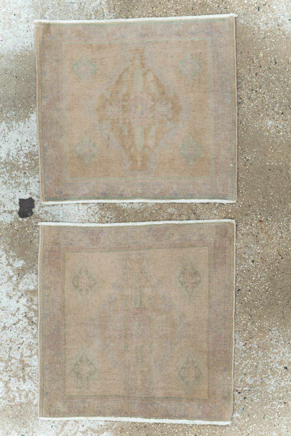 Vintage Persian Shiraz Rug (Pair: 2 of 2), No.22706 - Galerie Shabab