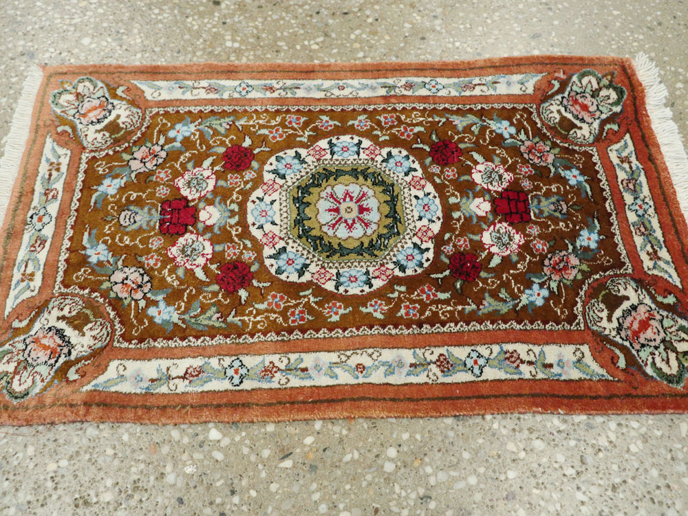 Vintage Persian Quom Silk Rug, No.22707 - Galerie Shabab