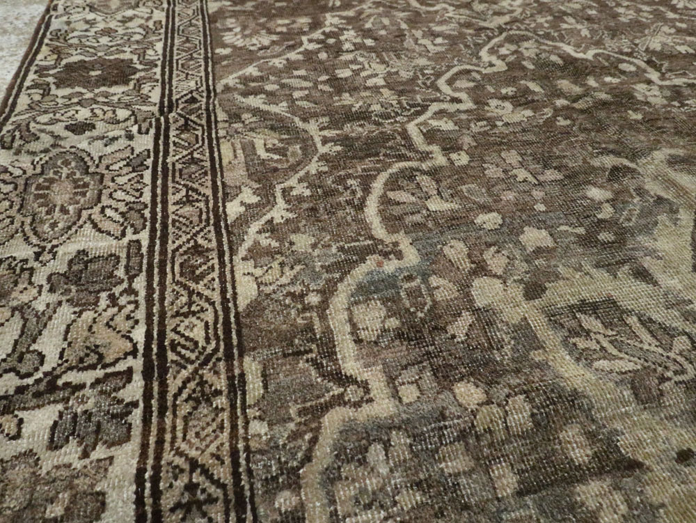 Antique Persian Bakhtiari Rug, No.22712 - Galerie Shabab