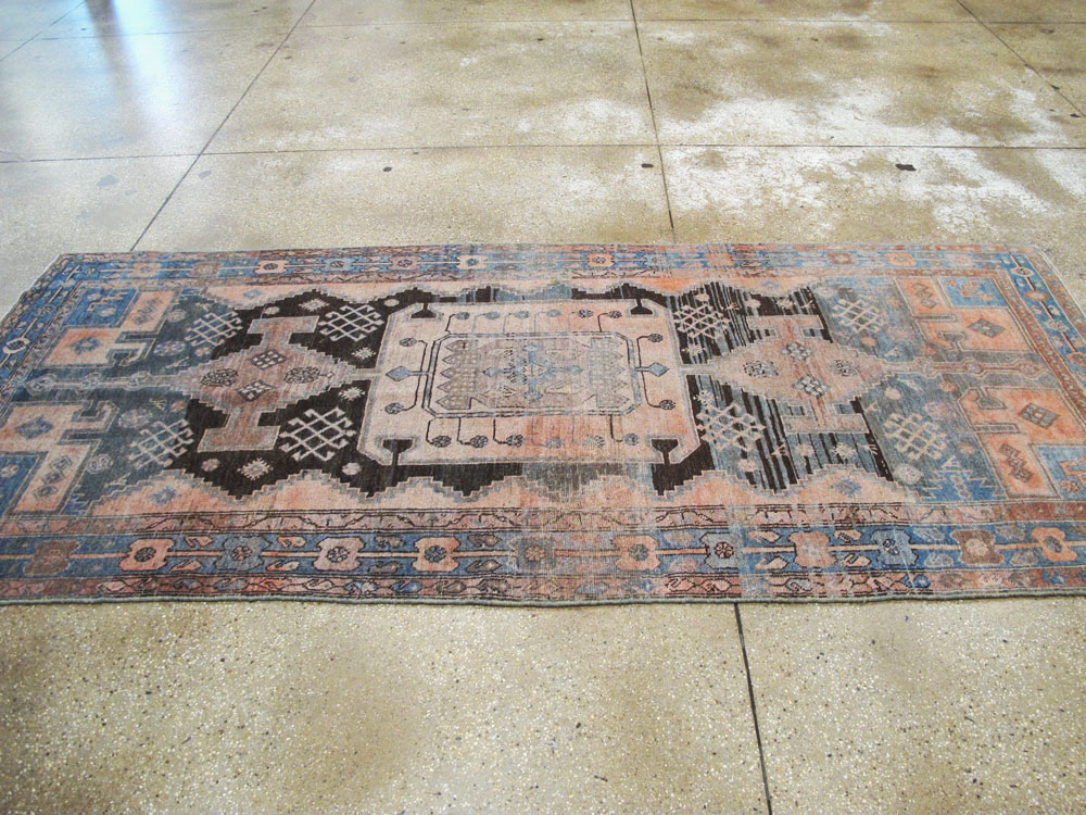 Vintage Persian Kurdish Rug, No.22713 - Galerie Shabab