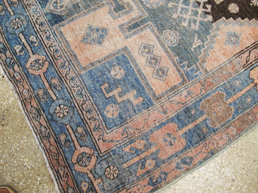 Vintage Persian Kurdish Rug, No.22713 - Galerie Shabab