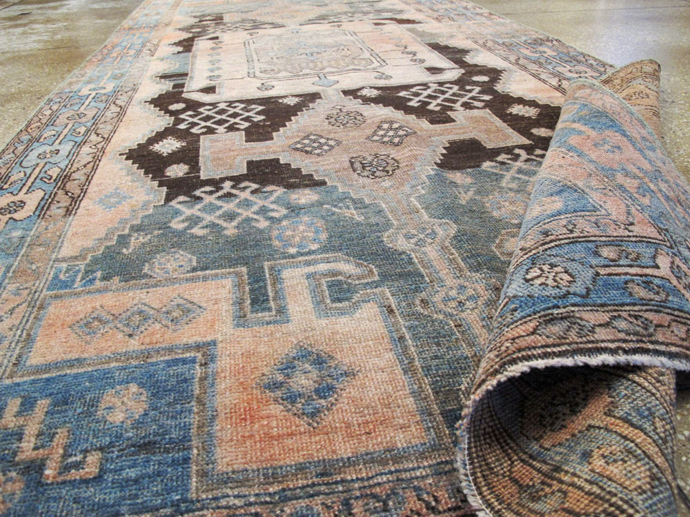 Vintage Persian Kurdish Rug, No.22713 - Galerie Shabab