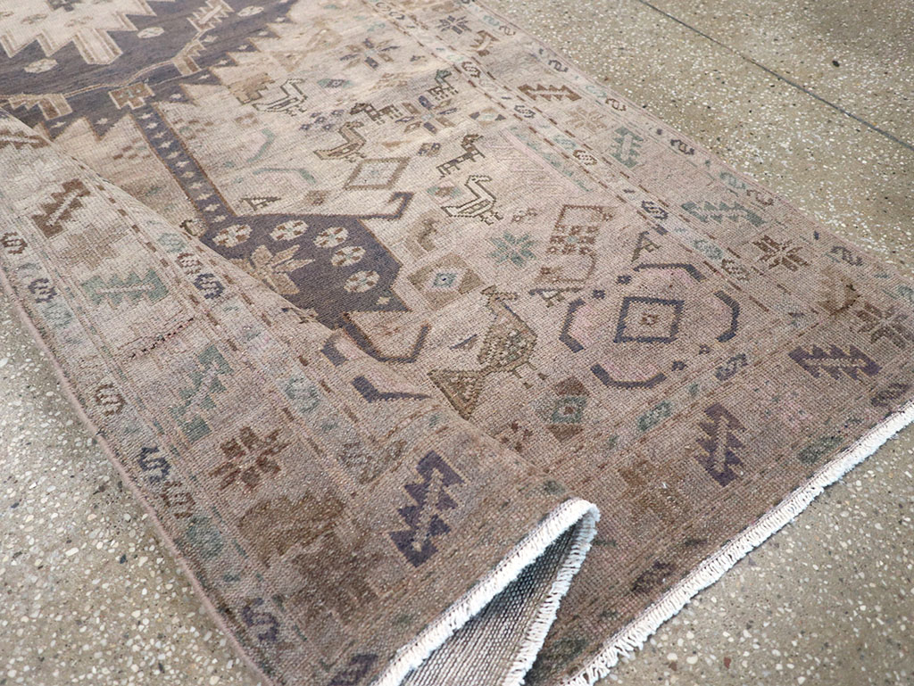 Vintage Persian Malayer Gallery Rug, No.22718 - Galerie Shabab