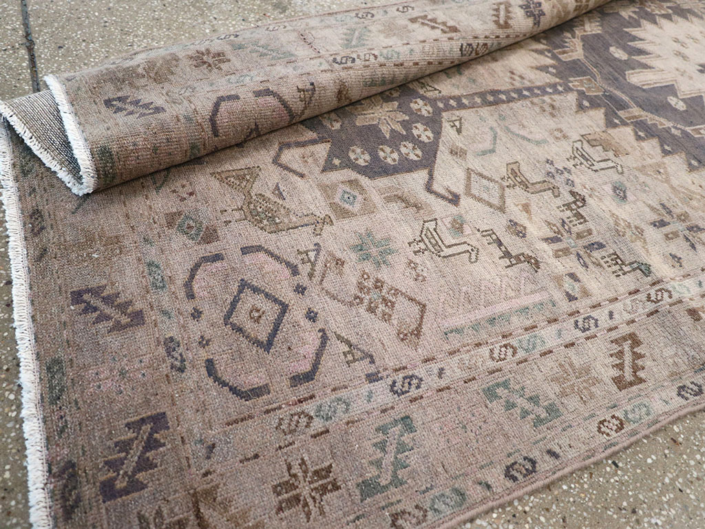 Vintage Persian Malayer Gallery Rug, No.22718 - Galerie Shabab