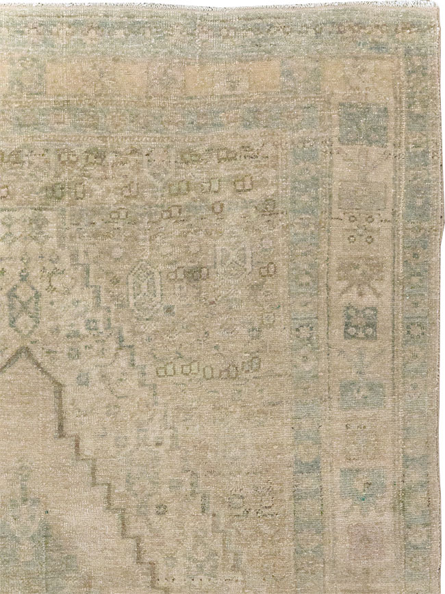 Vintage Persian Bidjar Accent Rug, No.22726 - Galerie Shabab