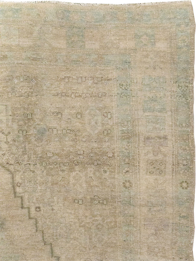 Vintage Persian Bidjar Accent Rug, No.22726 - Galerie Shabab