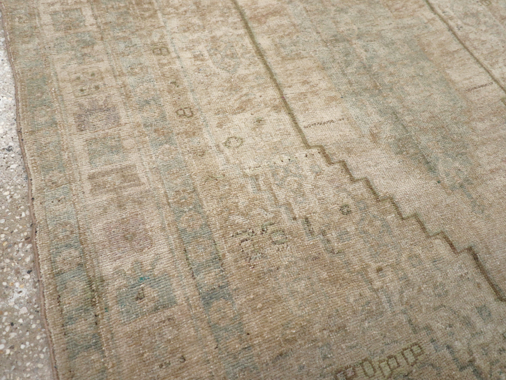 Vintage Persian Bidjar Accent Rug, No.22726 - Galerie Shabab