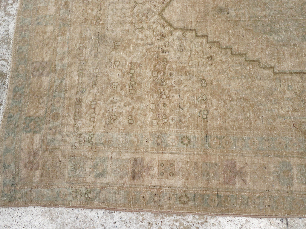 Vintage Persian Bidjar Accent Rug, No.22726 - Galerie Shabab