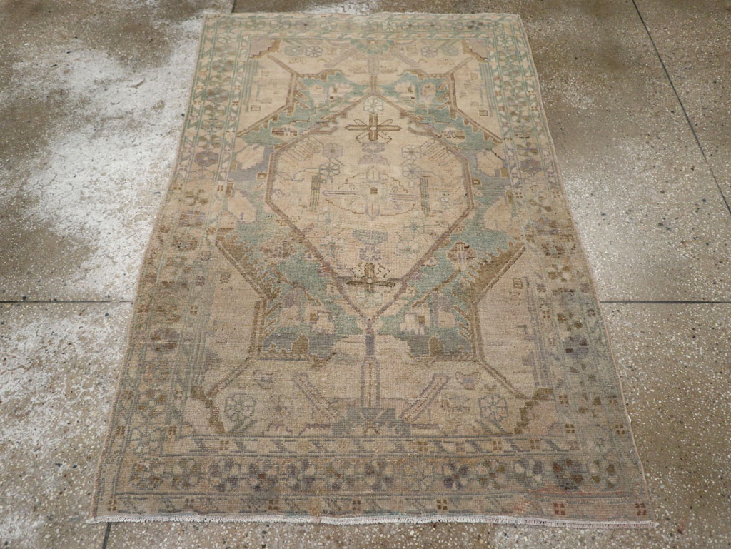 Vintage Persian Malayer Throw Rug, No.22728 - Galerie Shabab