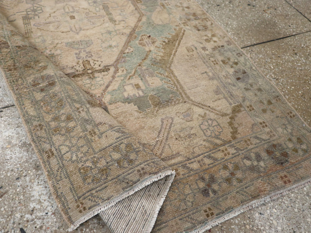 Vintage Persian Malayer Throw Rug, No.22728 - Galerie Shabab