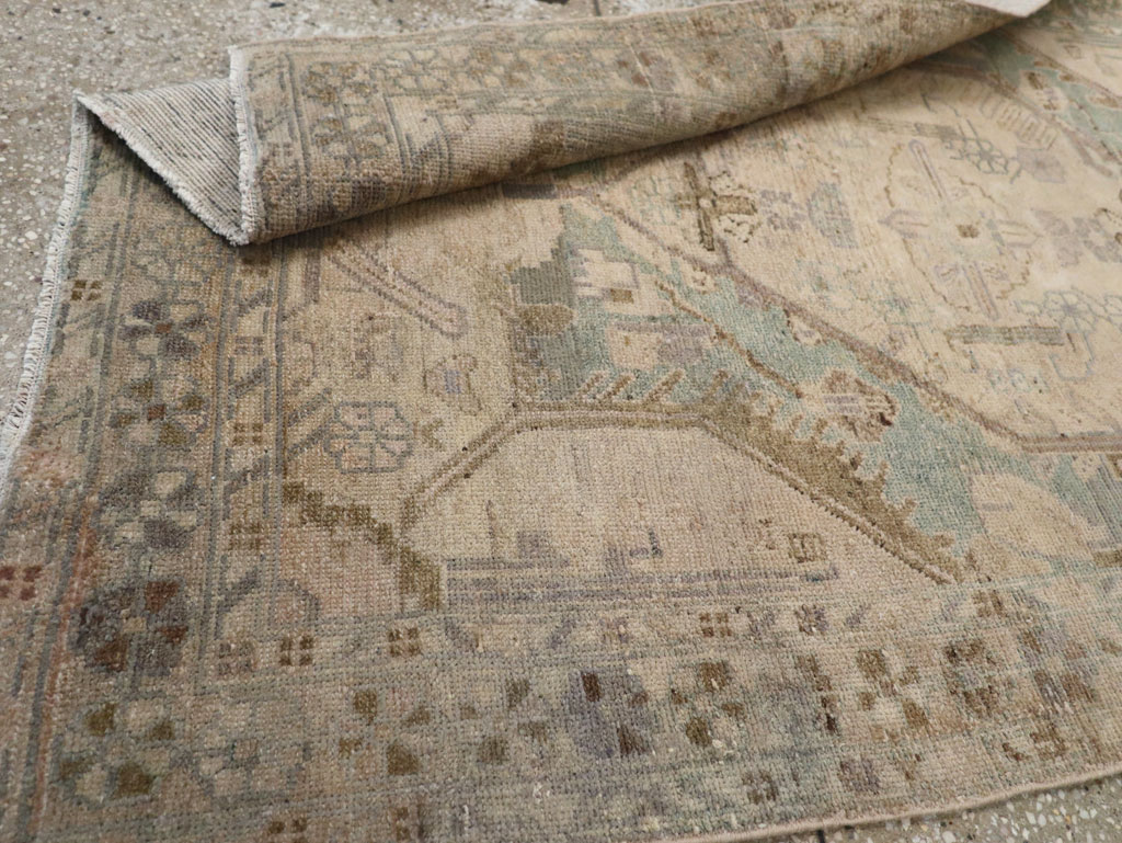 Vintage Persian Malayer Throw Rug, No.22728 - Galerie Shabab