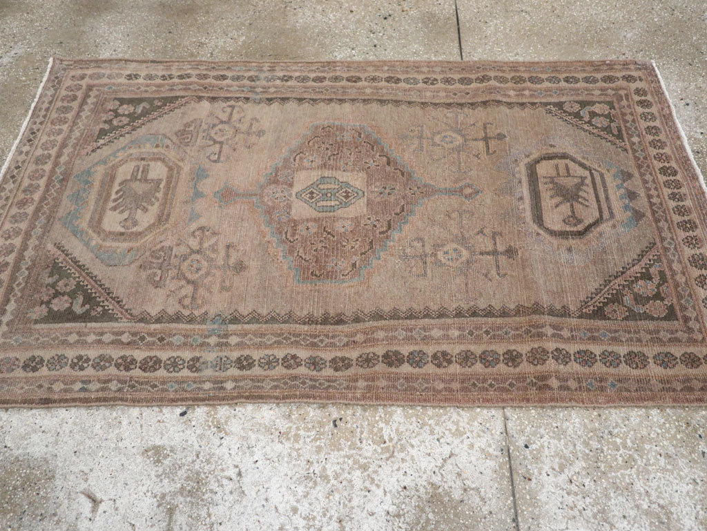 Vintage Persian Malayer Accent Rug, No.22739 - Galerie Shabab