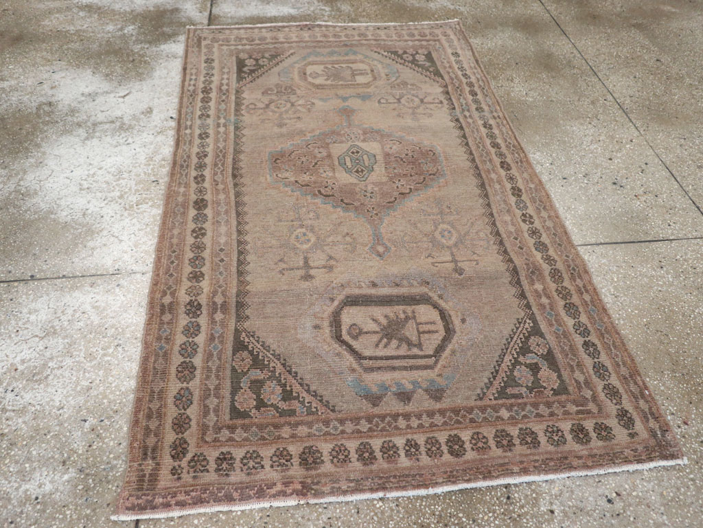 Vintage Persian Malayer Accent Rug, No.22739 - Galerie Shabab