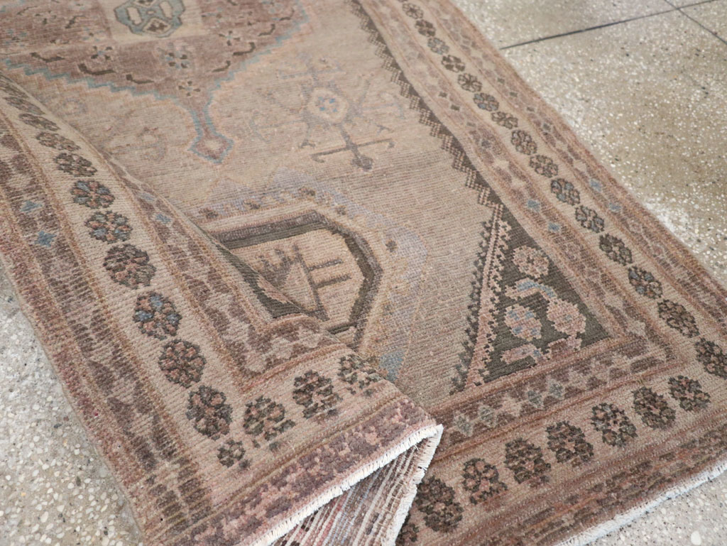 Vintage Persian Malayer Accent Rug, No.22739 - Galerie Shabab