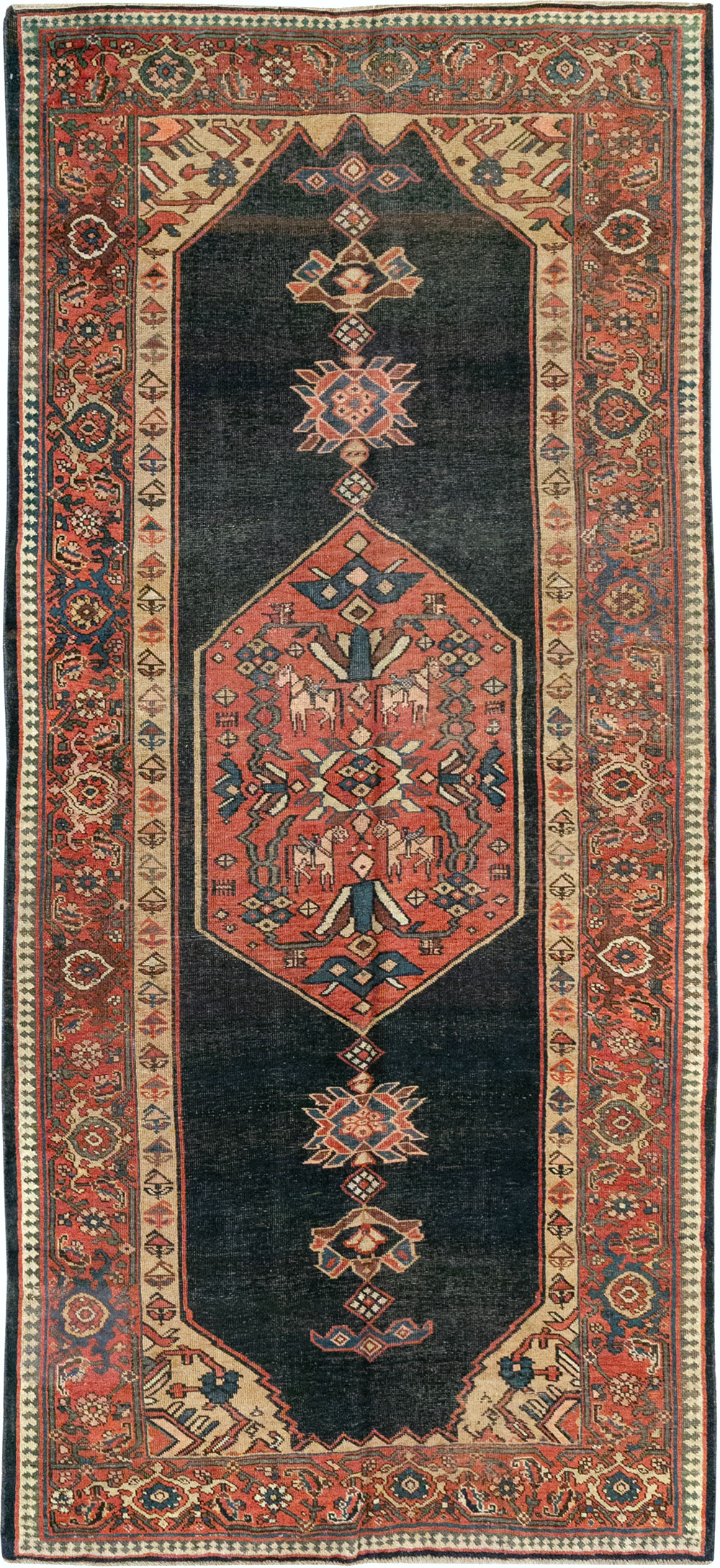 Antique Persian Bidjar Rug, No.22755 - Galerie Shabab