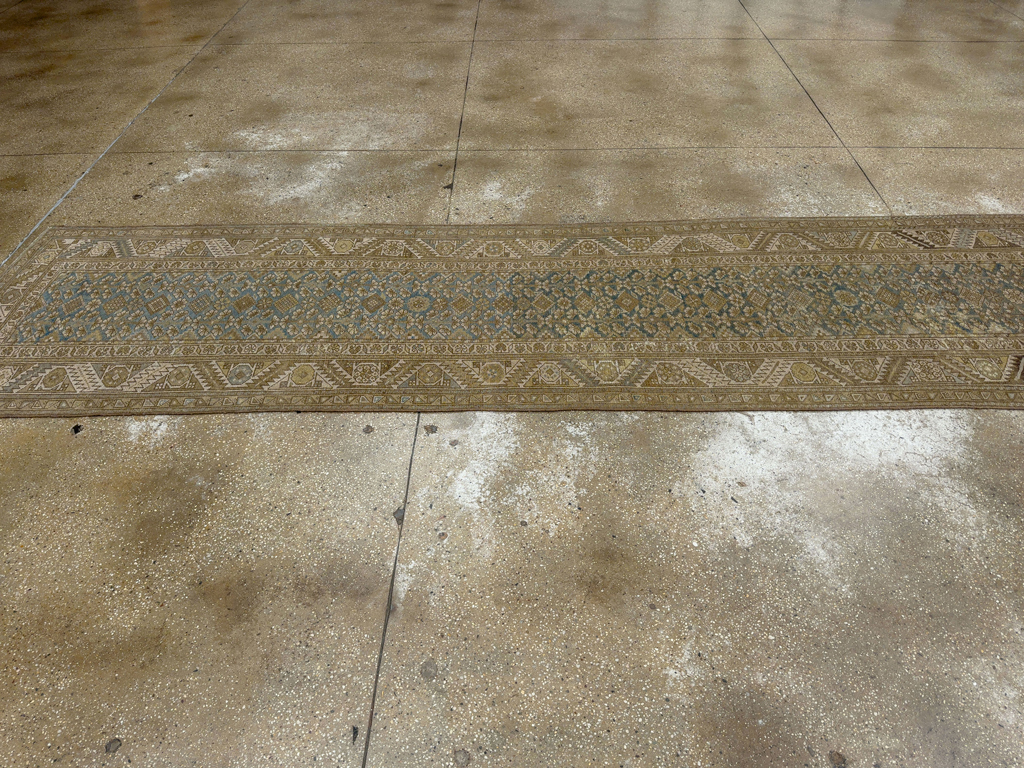 Antique Persian Kurdish Runner, No.22772 - Galerie Shabab