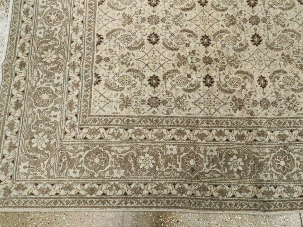 Antique Persian Tabriz Carpet, No.22790 - Galerie Shabab
