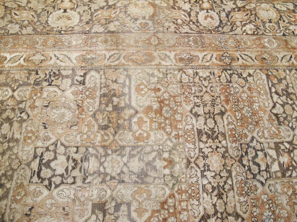 Antique Persian Isfahan Carpet, No.22808 - Galerie Shabab