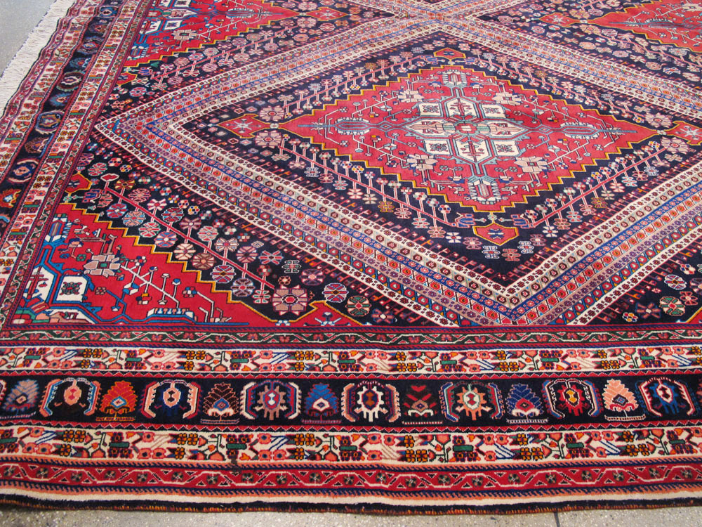 Vintage Persian Afshar Carpet, No.22844 - Galerie Shabab