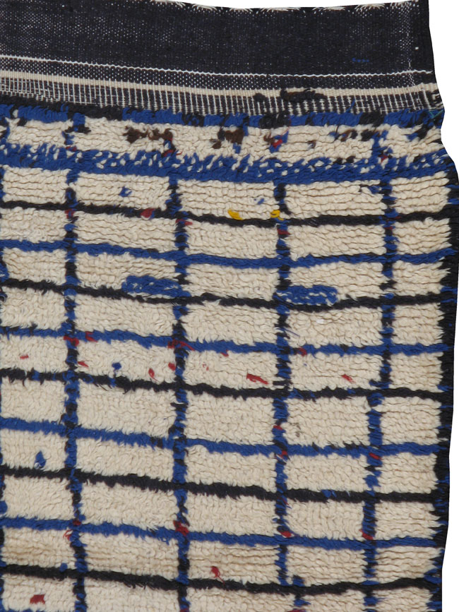 Vintage Moroccan Square Rug, No.22874 - Galerie Shabab