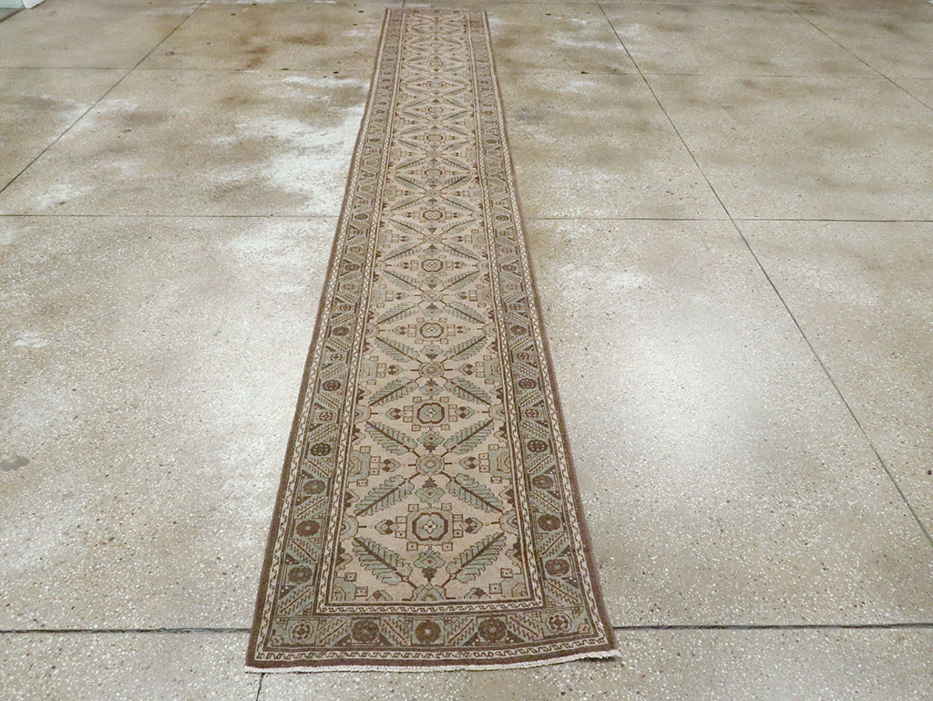 Vintage Persian Malayer Runner, No.22878 - Galerie Shabab