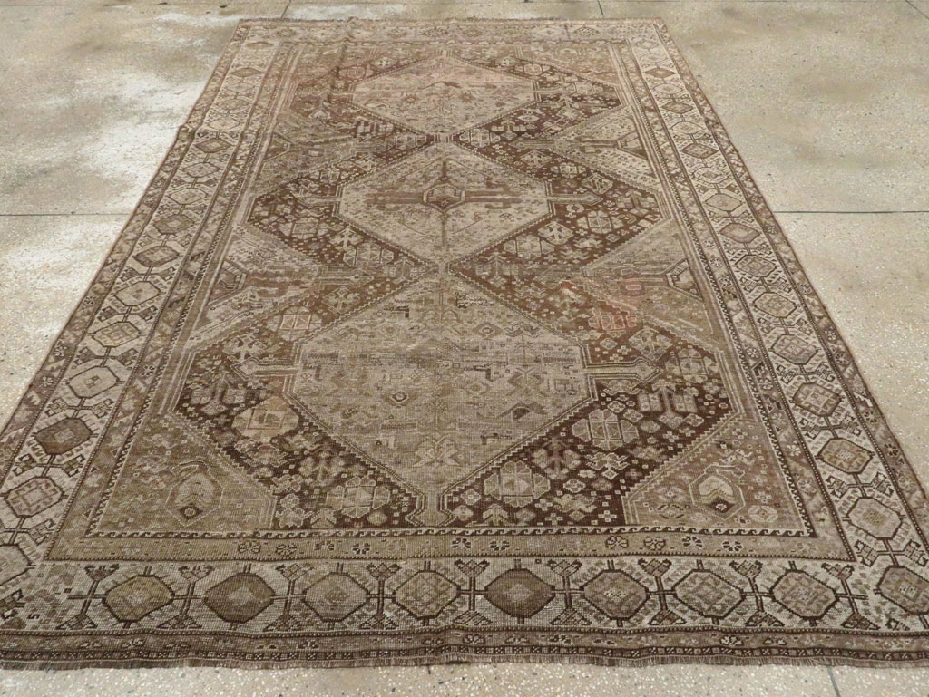 Vintage Persian Shiraz Carpet, No.22895 - Galerie Shabab