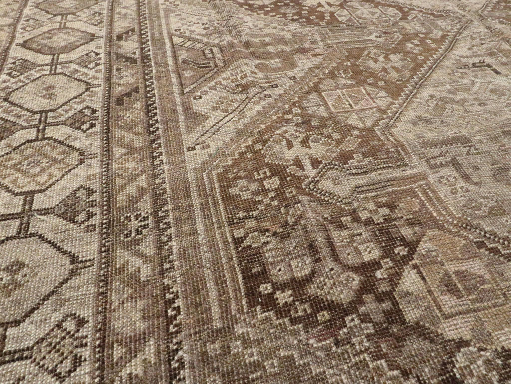 Vintage Persian Shiraz Carpet, No.22895 - Galerie Shabab