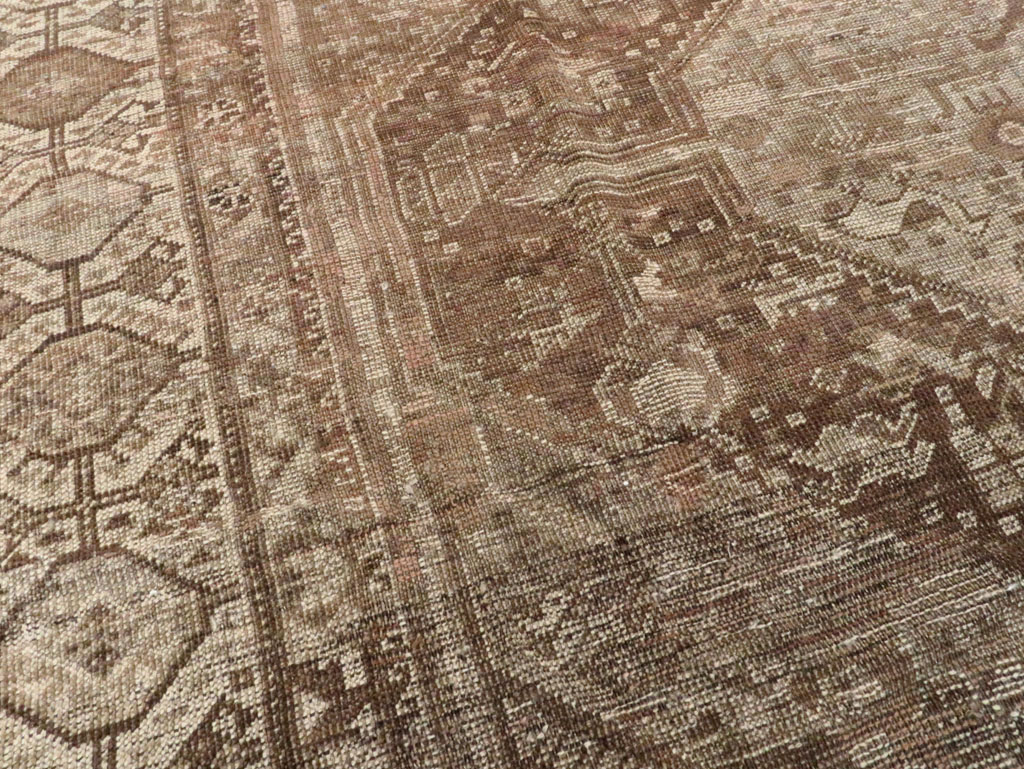 Vintage Persian Shiraz Carpet, No.22895 - Galerie Shabab