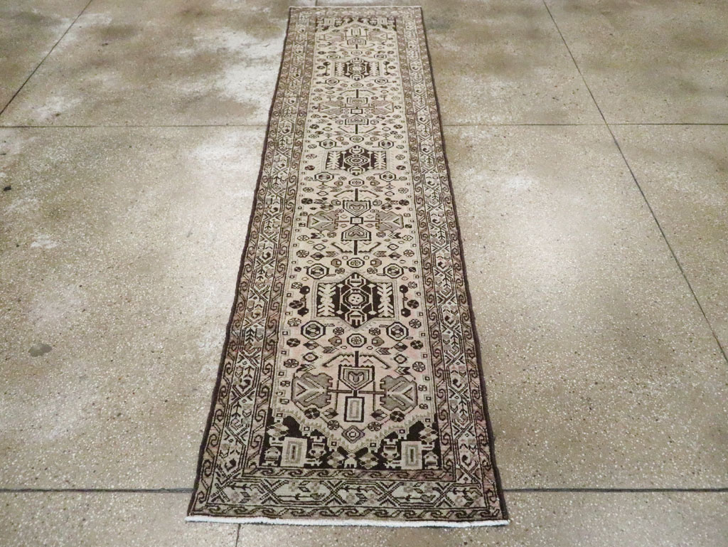 Vintage Persian Malayer Runner, No.22903 - Galerie Shabab