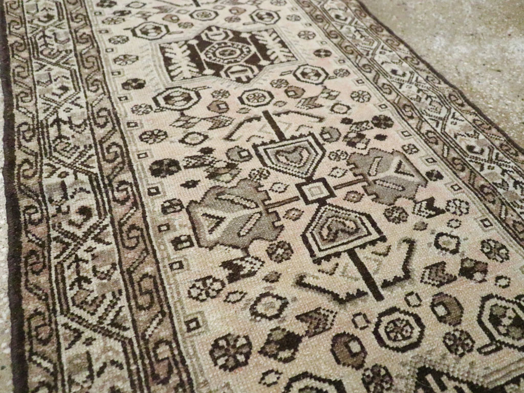 Vintage Persian Malayer Runner, No.22903 - Galerie Shabab